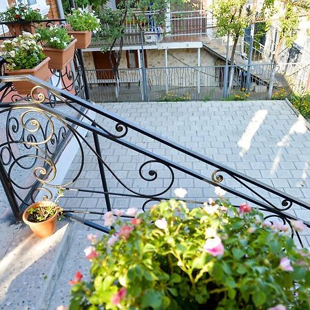 Guest House Mizandari Kutaisi Exterior foto